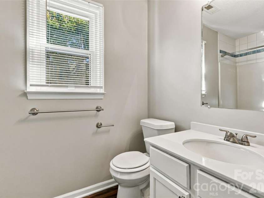 4209 Hounds Run Drive, Matthews, NC 28105.  MLS# CAR4429695, YatesRealty ID 53840. 