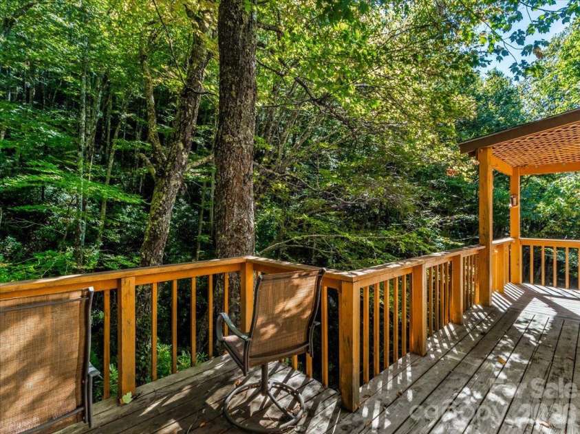 2554 Winter Star Road, Burnsville, NC 28714.  MLS# CAR4430056, YatesRealty ID 53841. 