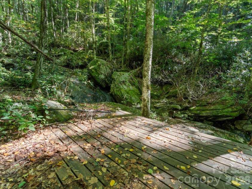 2554 Winter Star Road, Burnsville, NC 28714.  MLS# CAR4430056, YatesRealty ID 53841. 
