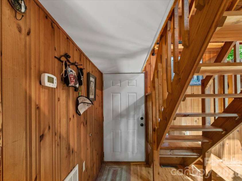 2554 Winter Star Road, Burnsville, NC 28714.  MLS# CAR4430056, YatesRealty ID 53841. 