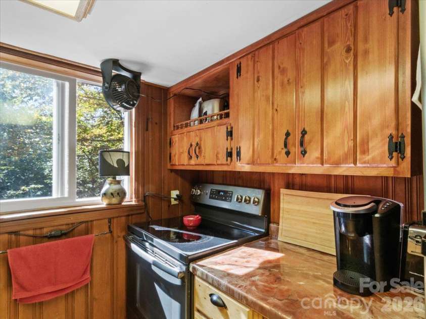 2554 Winter Star Road, Burnsville, NC 28714.  MLS# CAR4430056, YatesRealty ID 53841. 