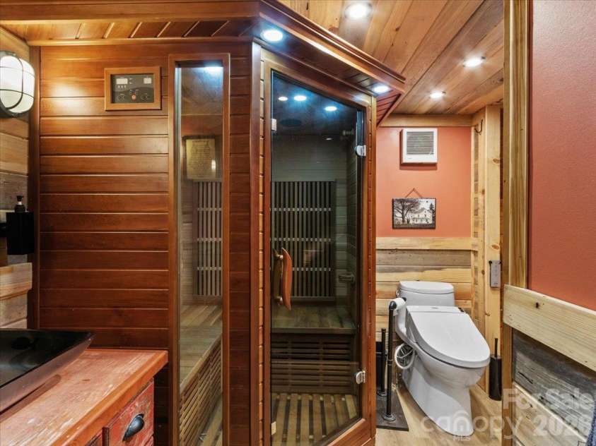 2554 Winter Star Road, Burnsville, NC 28714.  MLS# CAR4430056, YatesRealty ID 53841. 