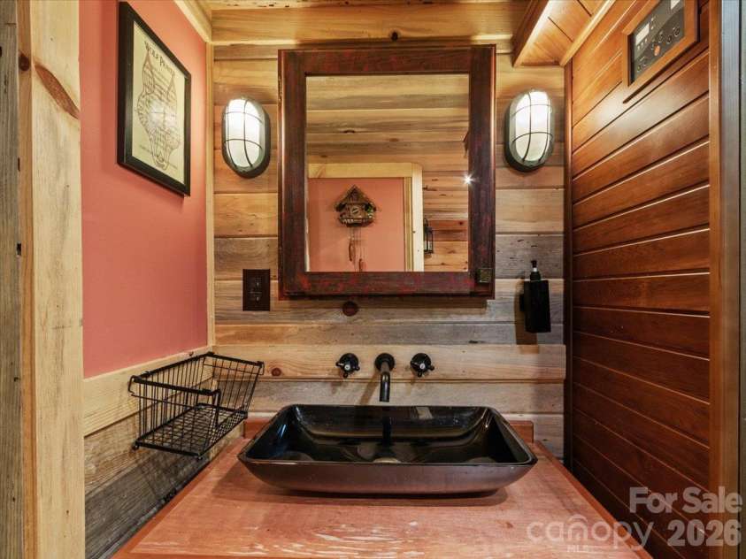 2554 Winter Star Road, Burnsville, NC 28714.  MLS# CAR4430056, YatesRealty ID 53841. 