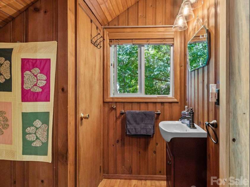 2554 Winter Star Road, Burnsville, NC 28714.  MLS# CAR4430056, YatesRealty ID 53841. 