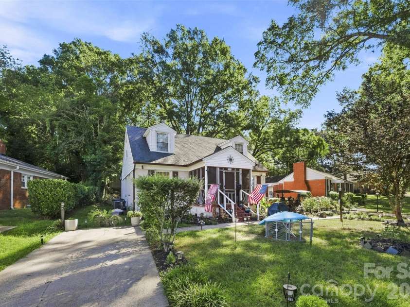 314 Fannie Circle, Charlotte, NC 28205.  MLS# CAR4429592, YatesRealty ID 53844. 