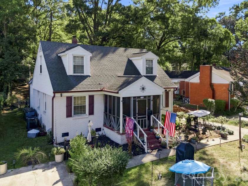 314 Fannie Circle, Charlotte, NC 28205.  MLS# CAR4429592, YatesRealty ID 53844. 