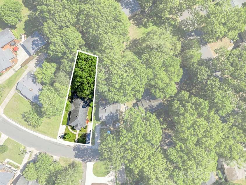 314 Fannie Circle, Charlotte, NC 28205.  MLS# CAR4429592, YatesRealty ID 53844. 