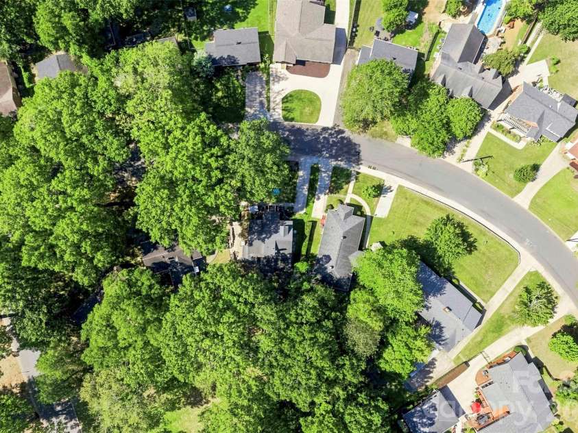314 Fannie Circle, Charlotte, NC 28205.  MLS# CAR4429592, YatesRealty ID 53844. 