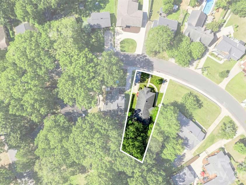 314 Fannie Circle, Charlotte, NC 28205.  MLS# CAR4429592, YatesRealty ID 53844. 