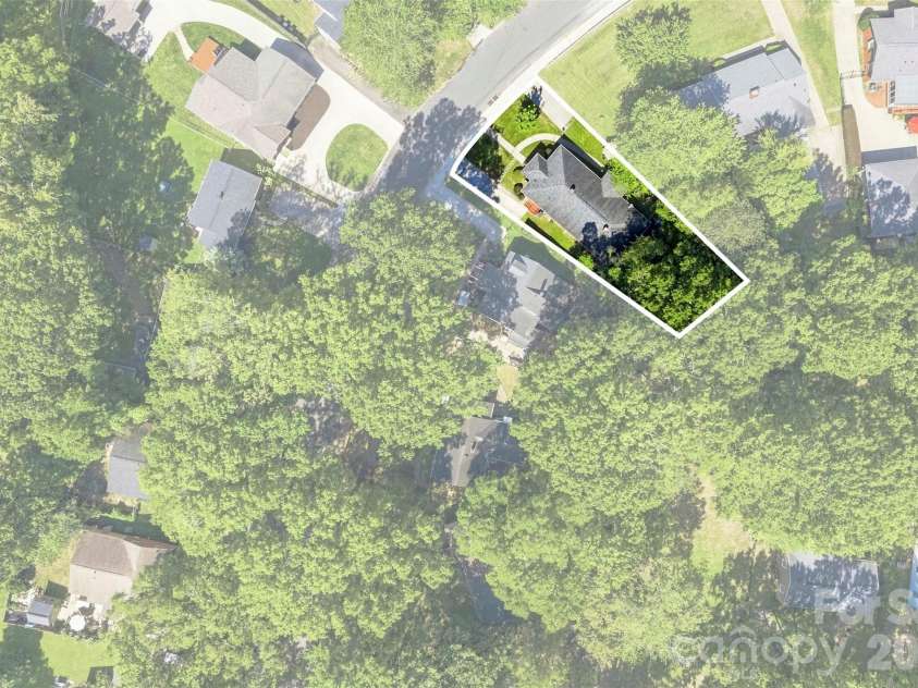 314 Fannie Circle, Charlotte, NC 28205.  MLS# CAR4429592, YatesRealty ID 53844. 