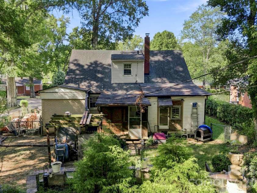 314 Fannie Circle, Charlotte, NC 28205.  MLS# CAR4429592, YatesRealty ID 53844. 