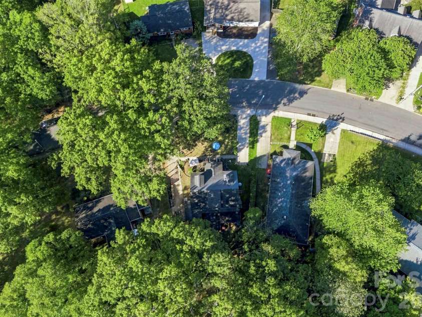 314 Fannie Circle, Charlotte, NC 28205.  MLS# CAR4429592, YatesRealty ID 53844. 