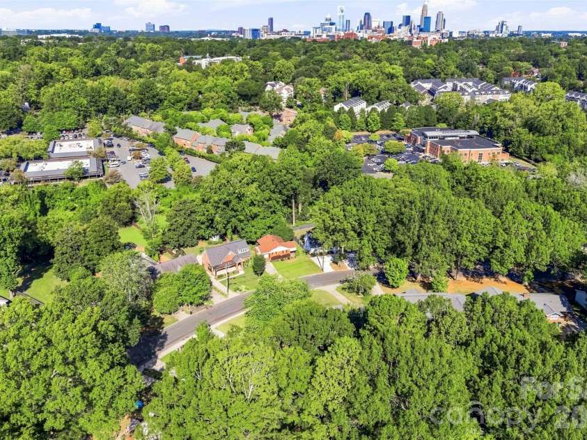 314 Fannie Circle, Charlotte, NC 28205.  MLS# CAR4429592, YatesRealty ID 53844. 