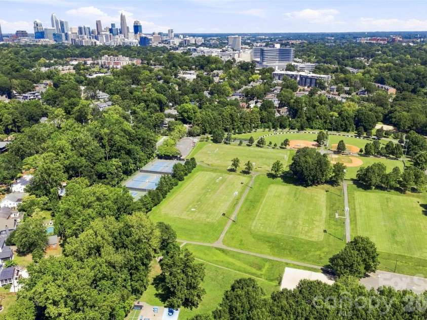 314 Fannie Circle, Charlotte, NC 28205.  MLS# CAR4429592, YatesRealty ID 53844. 
