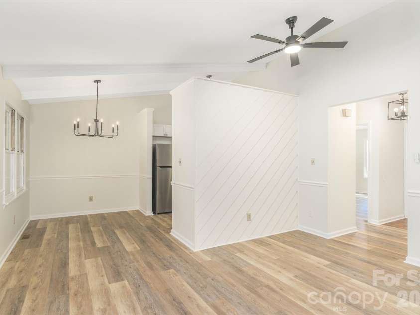 101 Fenner Avenue, Asheville, NC 28804.  MLS# CAR4402116, YatesRealty ID 53845. 