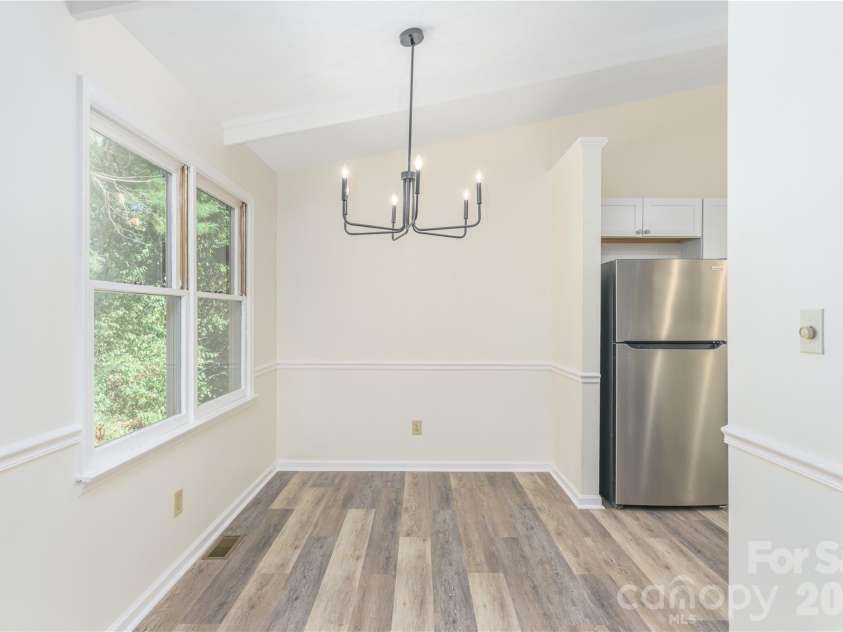 101 Fenner Avenue, Asheville, NC 28804.  MLS# CAR4402116, YatesRealty ID 53845. 