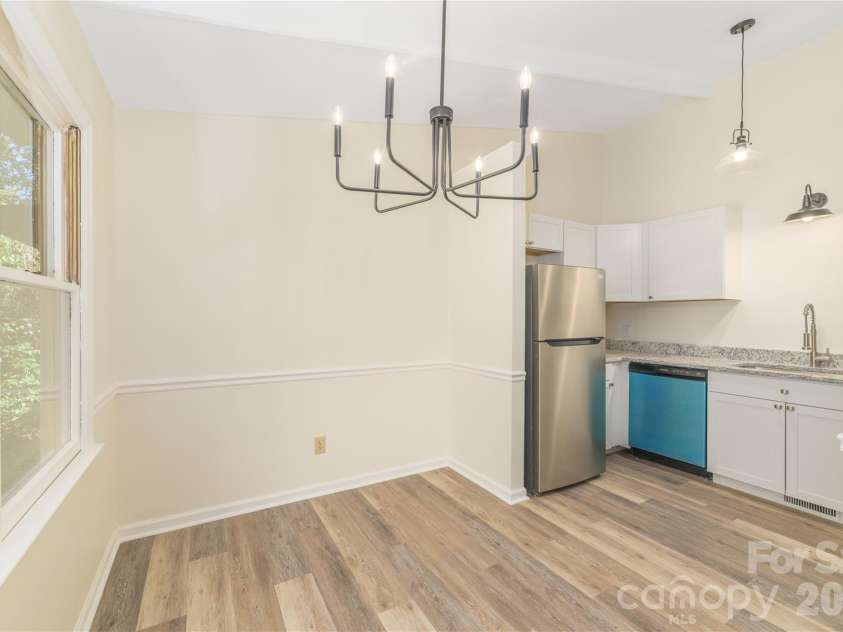 101 Fenner Avenue, Asheville, NC 28804.  MLS# CAR4402116, YatesRealty ID 53845. 