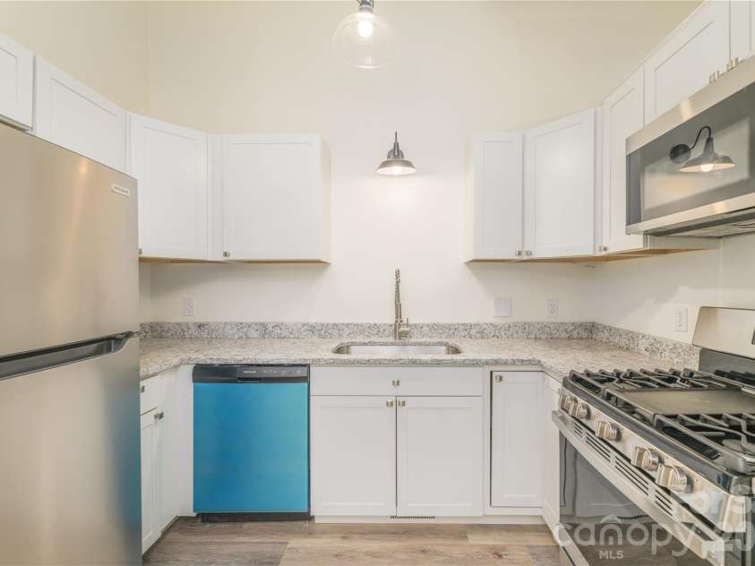101 Fenner Avenue, Asheville, NC 28804.  MLS# CAR4402116, YatesRealty ID 53845. 