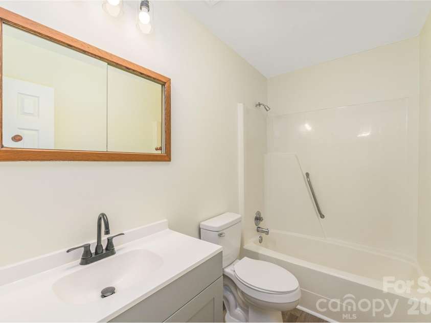 101 Fenner Avenue, Asheville, NC 28804.  MLS# CAR4402116, YatesRealty ID 53845. 