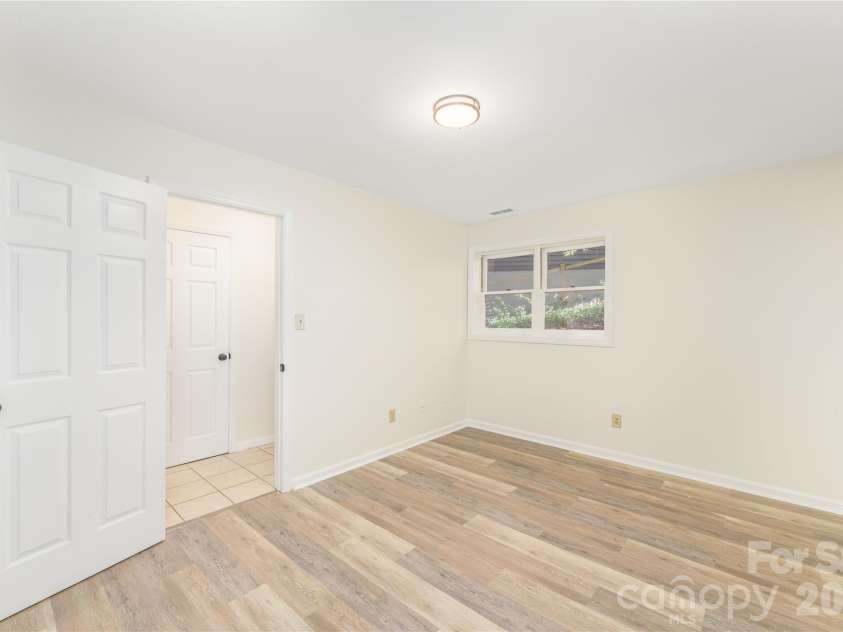 101 Fenner Avenue, Asheville, NC 28804.  MLS# CAR4402116, YatesRealty ID 53845. 