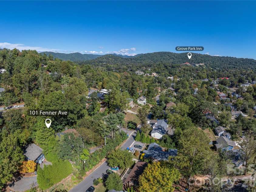 101 Fenner Avenue, Asheville, NC 28804.  MLS# CAR4402116, YatesRealty ID 53845. 