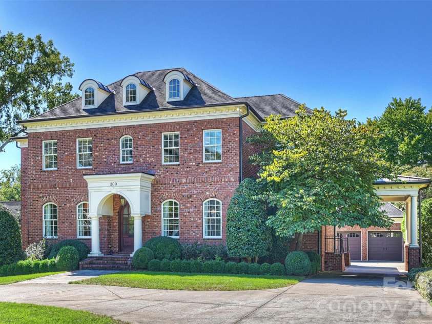 200 Huntley Place, Charlotte, NC 28207.  MLS# CAR4429607, YatesRealty ID 53846. 