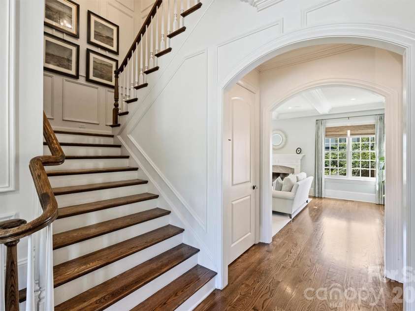 200 Huntley Place, Charlotte, NC 28207.  MLS# CAR4429607, YatesRealty ID 53846. 