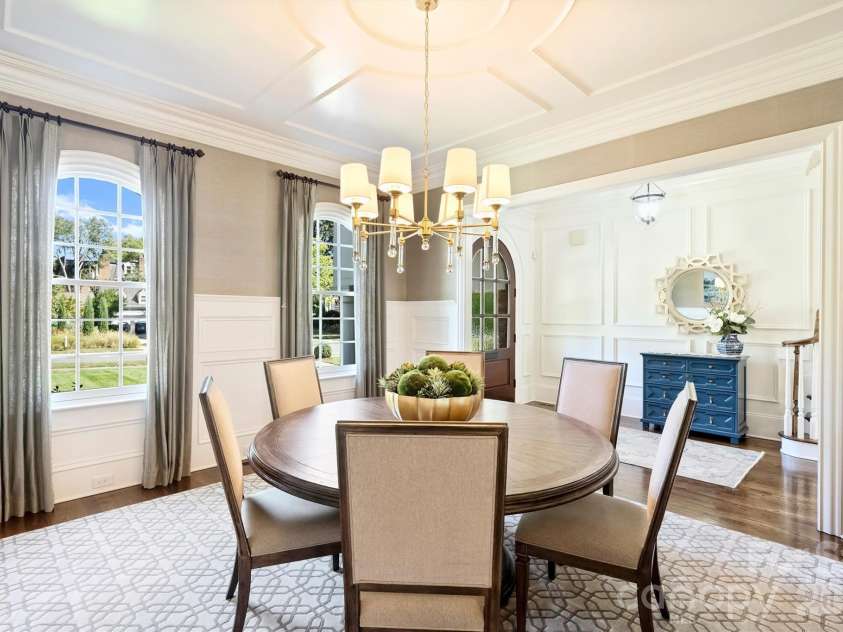 200 Huntley Place, Charlotte, NC 28207.  MLS# CAR4429607, YatesRealty ID 53846. 