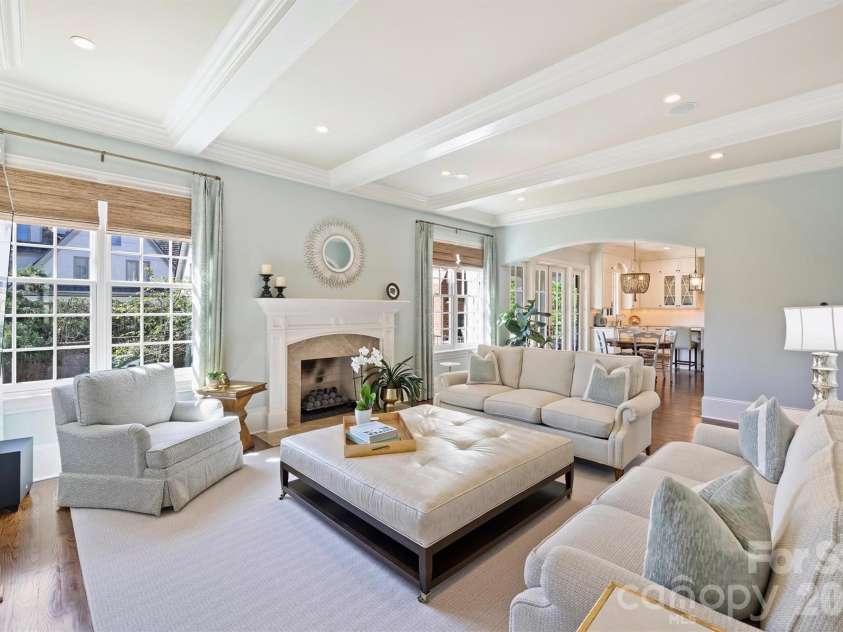 200 Huntley Place, Charlotte, NC 28207.  MLS# CAR4429607, YatesRealty ID 53846. 