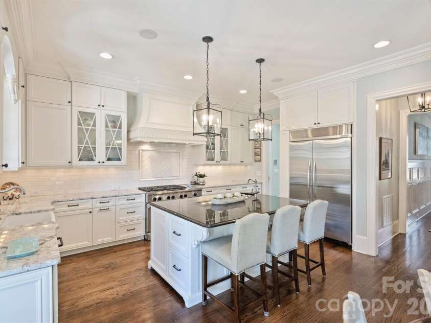 200 Huntley Place, Charlotte, NC 28207.  MLS# CAR4429607, YatesRealty ID 53846. 