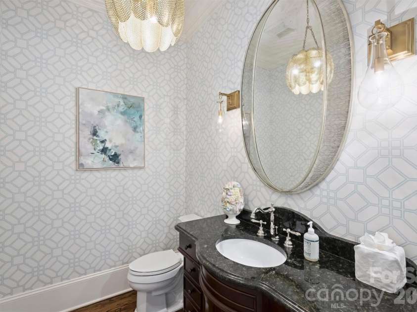 200 Huntley Place, Charlotte, NC 28207.  MLS# CAR4429607, YatesRealty ID 53846. 