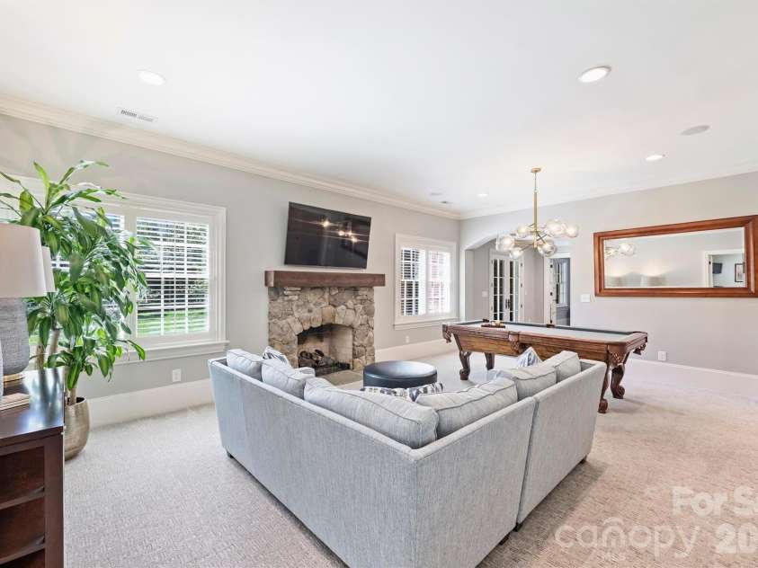 200 Huntley Place, Charlotte, NC 28207.  MLS# CAR4429607, YatesRealty ID 53846. 