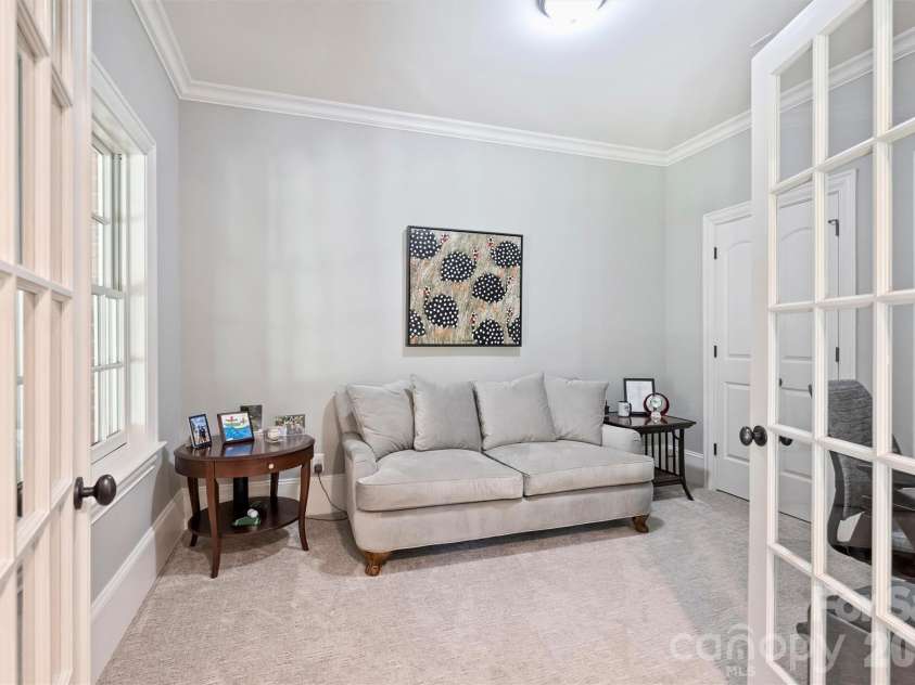 200 Huntley Place, Charlotte, NC 28207.  MLS# CAR4429607, YatesRealty ID 53846. 