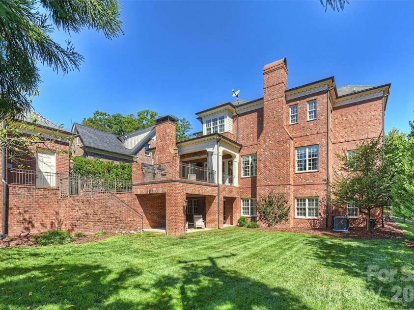 200 Huntley Place, Charlotte, NC 28207.  MLS# CAR4429607, YatesRealty ID 53846. 