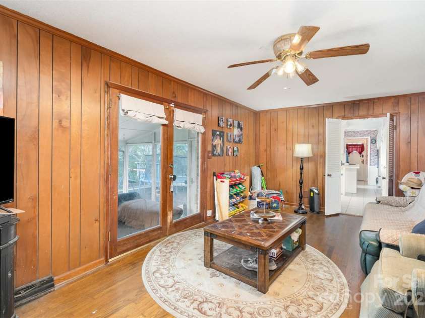 1620 Edgefield Avenue, Gastonia, NC 28052.  MLS# CAR4245881, YatesRealty ID 5385. 