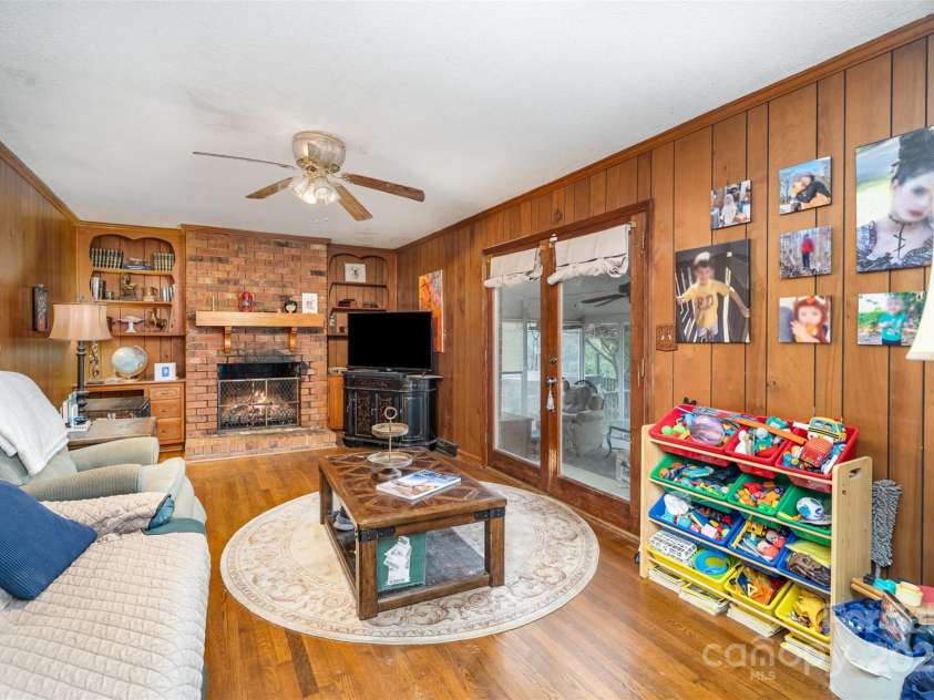 1620 Edgefield Avenue, Gastonia, NC 28052.  MLS# CAR4245881, YatesRealty ID 5385. 