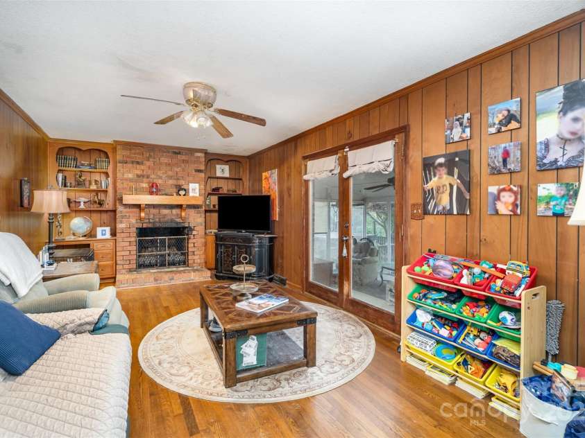 1620 Edgefield Avenue, Gastonia, NC 28052.  MLS# CAR4245881, YatesRealty ID 5385. 