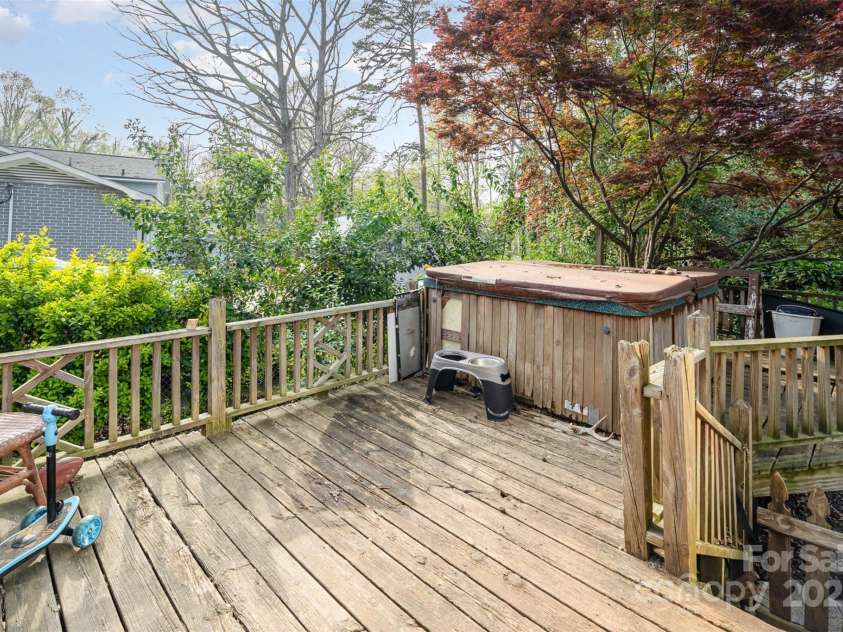 1620 Edgefield Avenue, Gastonia, NC 28052.  MLS# CAR4245881, YatesRealty ID 5385. Back deck