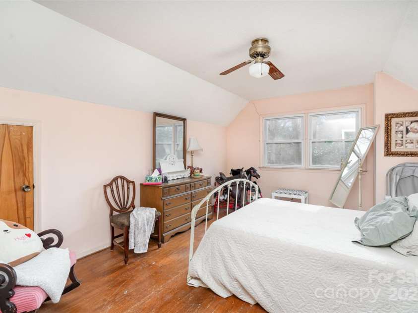 1620 Edgefield Avenue, Gastonia, NC 28052.  MLS# CAR4245881, YatesRealty ID 5385. Room 3