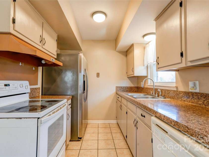 1909 Lafayette Street, Shelby, NC 28152.  MLS# CAR4331058, YatesRealty ID 5385. 