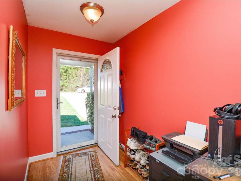 175 Alexander Heritage Drive, Hickory, NC 28601.  MLS# CAR4429549, YatesRealty ID 53852. 