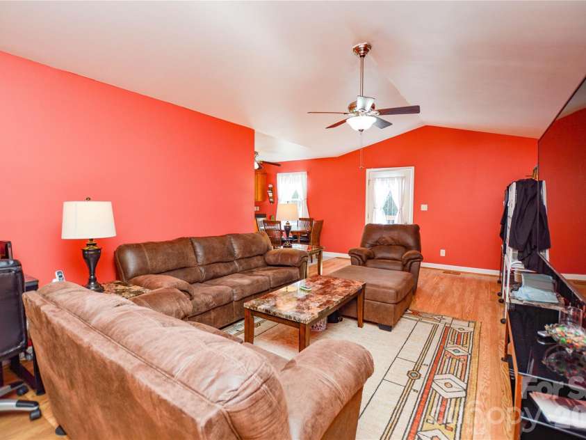 175 Alexander Heritage Drive, Hickory, NC 28601.  MLS# CAR4429549, YatesRealty ID 53852. 