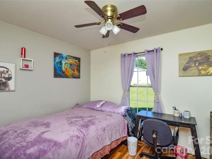 175 Alexander Heritage Drive, Hickory, NC 28601.  MLS# CAR4429549, YatesRealty ID 53852. 