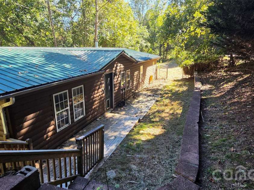 52 Tahkeyostee Ridge, Weaverville, NC 28787.  MLS# CAR4429359, YatesRealty ID 53858. 