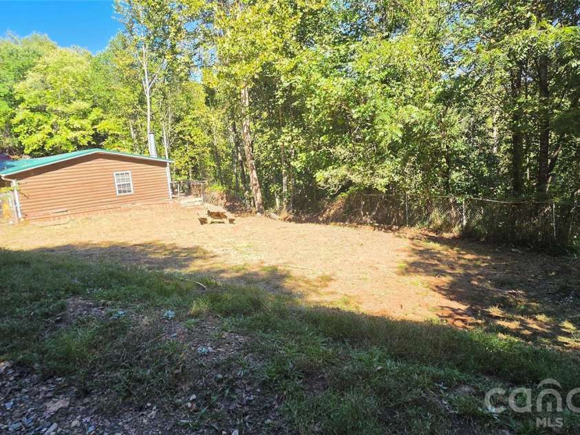 52 Tahkeyostee Ridge, Weaverville, NC 28787.  MLS# CAR4429359, YatesRealty ID 53858. 