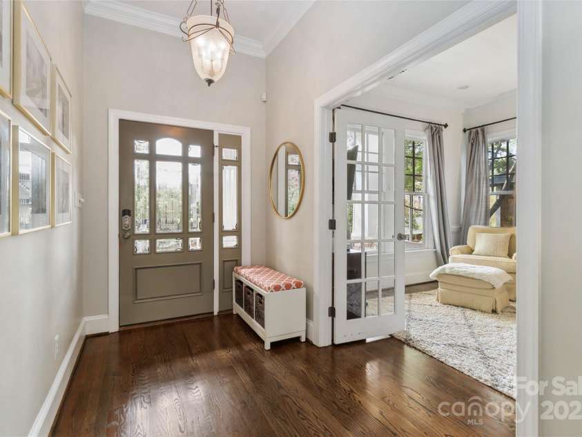 1921 Brandon Circle, Charlotte, NC 28211.  MLS# CAR4245461, YatesRealty ID 5386. 