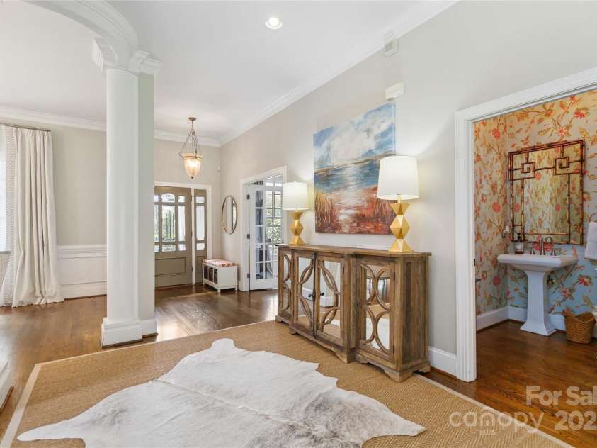 1921 Brandon Circle, Charlotte, NC 28211.  MLS# CAR4245461, YatesRealty ID 5386. 