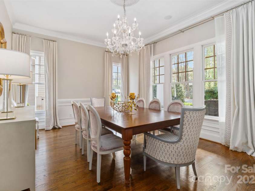 1921 Brandon Circle, Charlotte, NC 28211.  MLS# CAR4245461, YatesRealty ID 5386. 