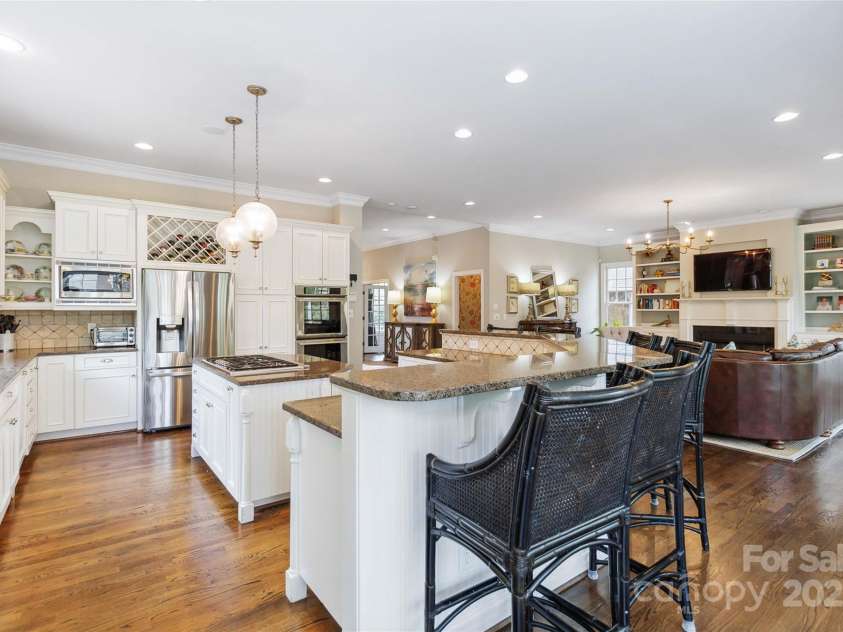 1921 Brandon Circle, Charlotte, NC 28211.  MLS# CAR4245461, YatesRealty ID 5386. 