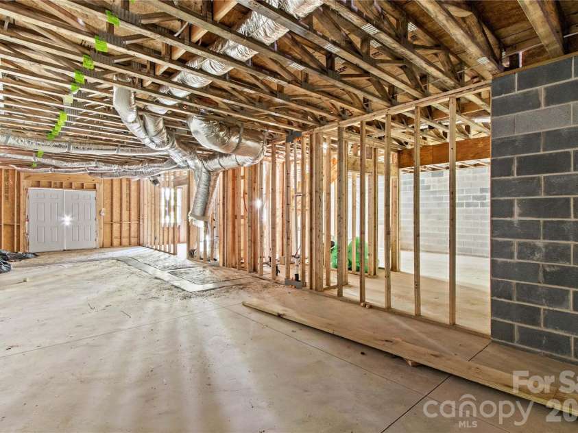 127 Katie Lane, Statesville, NC 28625.  MLS# CAR4430059, YatesRealty ID 53865. 